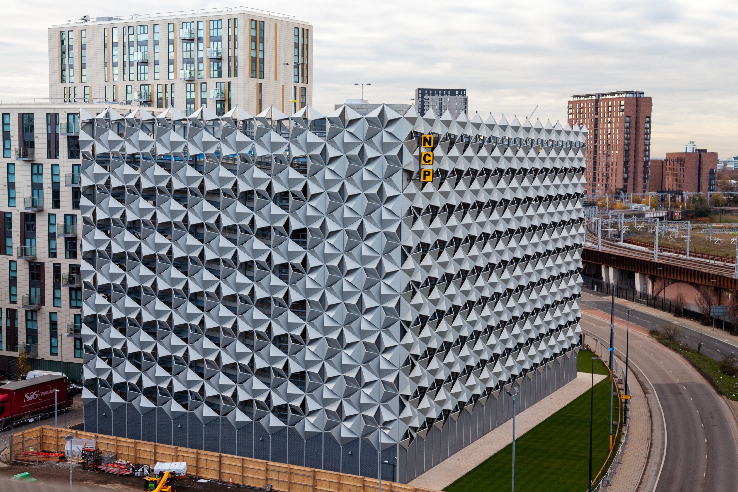 Hexagon Inspired Façade Taking Shape In Salford Maple